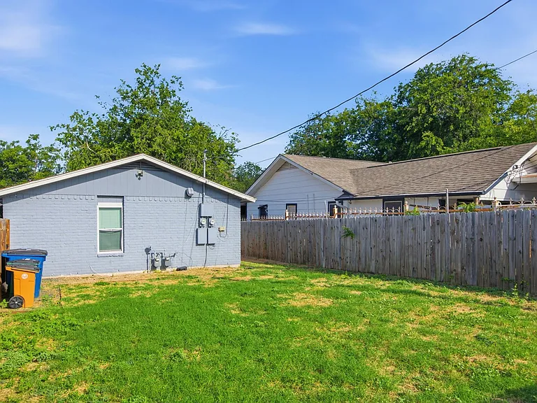 1103 Booker Ave #B — Photo 14