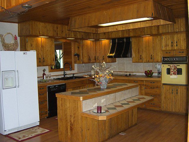2nd image of 104 Brown Rd