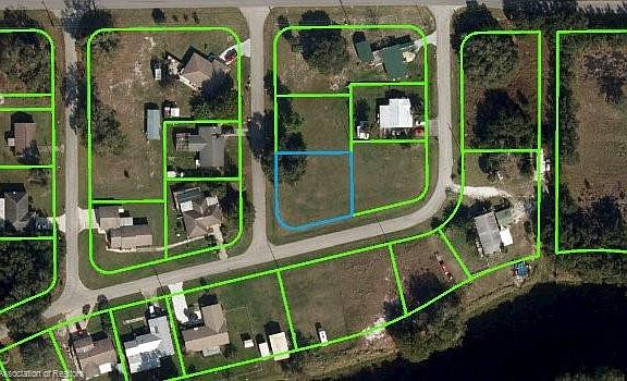 3rd image of 5522 Riverway Dr