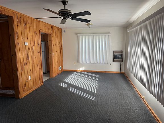 2nd image of 100 Sayre St
