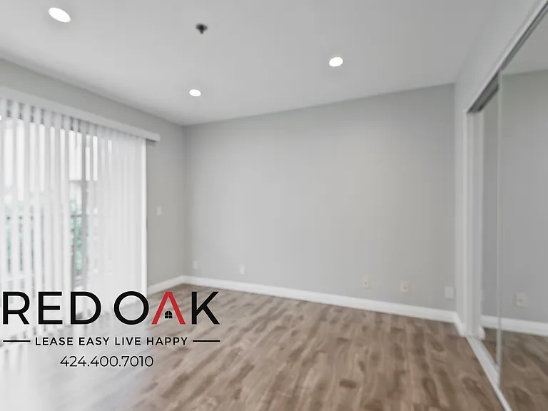 5224 Cartwright Ave #7 — Photo 17