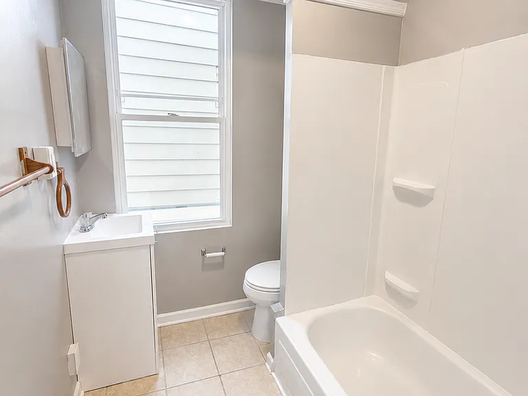 1418 N Eden St — Photo 14
