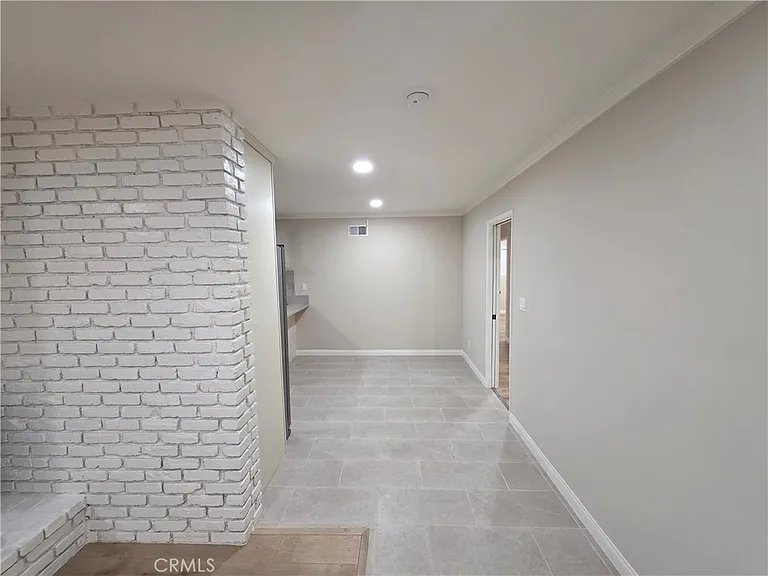 12401 Archwood St #1 — Photo 4