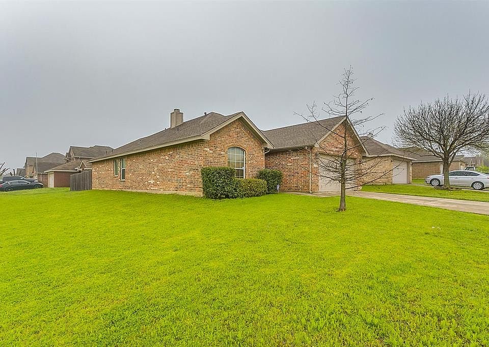1st image of 821 La Sierra Ct
