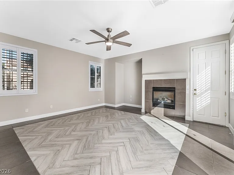 2348 Brooklyn Bridge St — Photo 12