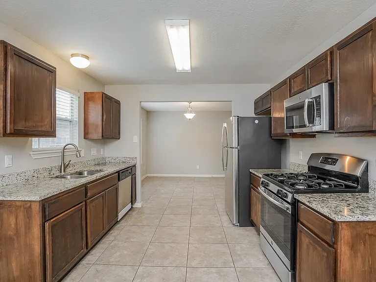 2823 Cypress Island Dr — Photo 10
