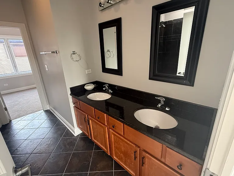 7016 W Medill Ave — Photo 21