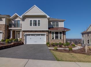 7 Summit Dr, North Caldwell, NJ 07006