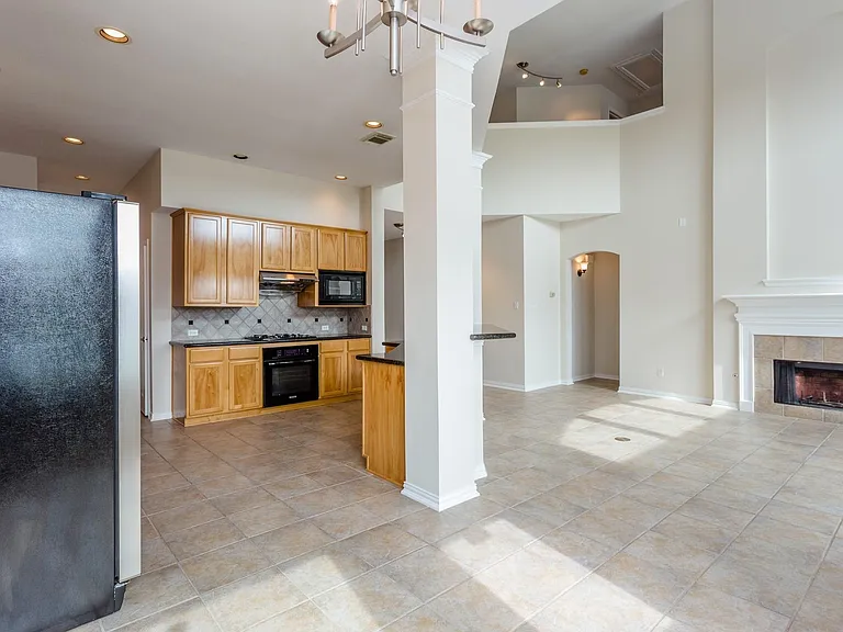10026 Lakeside Gables Dr — Photo 5