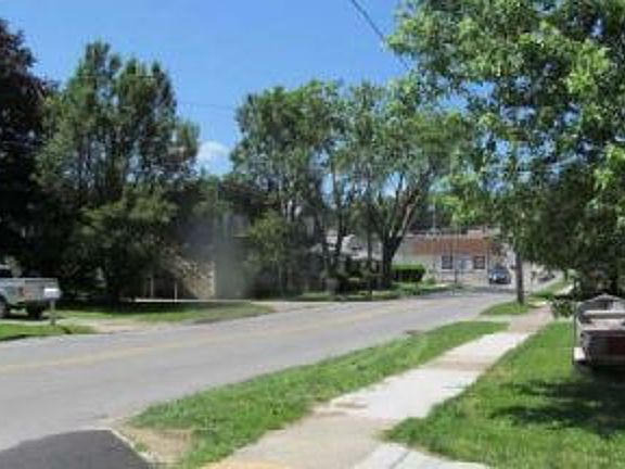 Exterior Neighborhood (street photo)