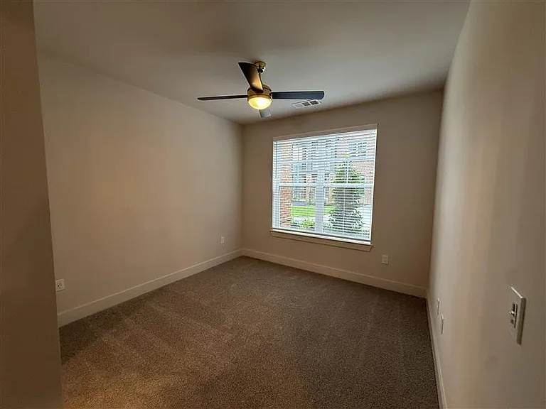 District on the Etowah Apartments — Photo 1338