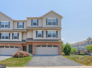 2 Vista Cir, Lemoyne, PA 17043