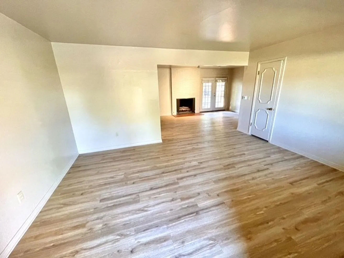 2 Bed 1.5 Bath 2 Car Garage in the Village Casady Hills 2nd Addn — Photo 4