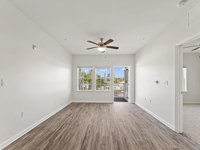 Surf Apartments — Photo 13