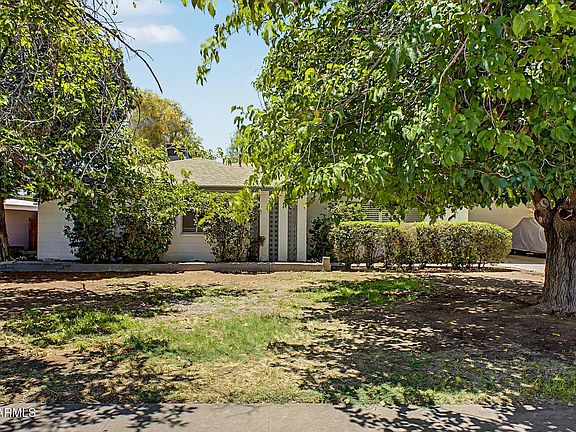 2nd image of 2210 W MEADOW Drive