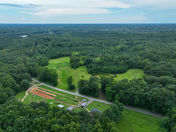 1120 Lake Conner Rd, Nathalie, VA 24577