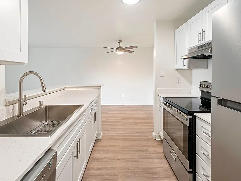 Alcove Apartment — Photo 31