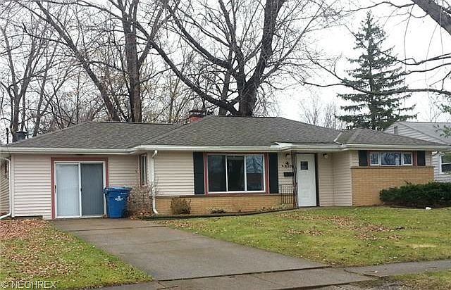 1st image of 837 Marion St