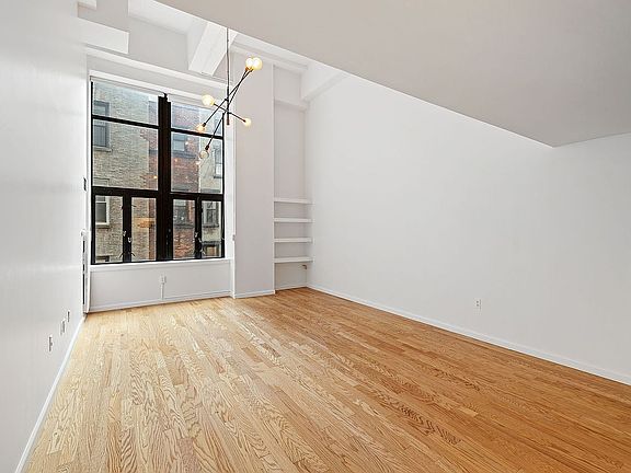 2nd image of 135 W 70th St APT 2D