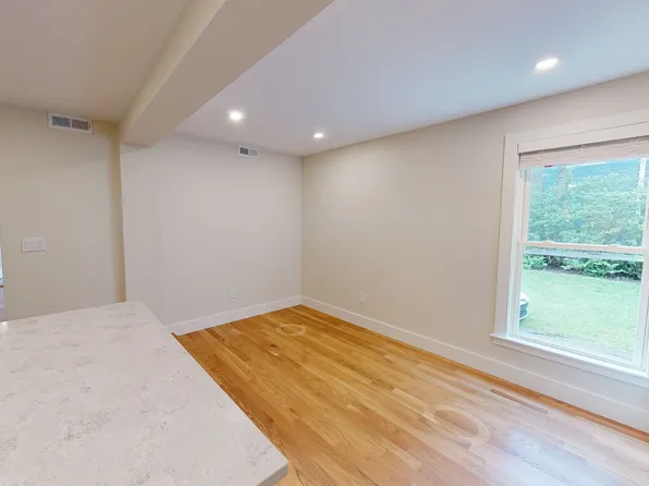 429 Franklin St #2, Cambridge, MA 02139