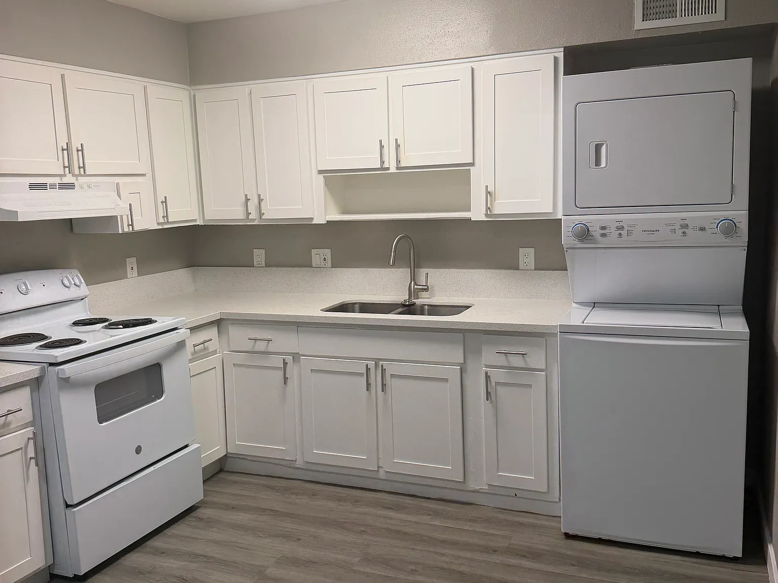 2 bed, 1.5 bath, 1175 sqft, $1,190 — Photo 2