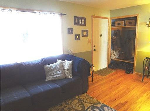 3rd image of 15 Laurie Dr