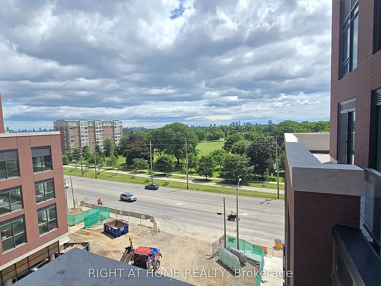 4010 Eglinton Ave W #520 — Photo 12