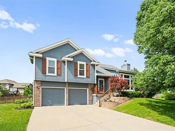 3rd image of 10914 N Laurel Ct