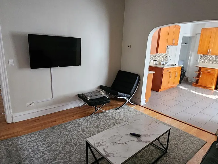 928 S Claremont Ave #1R — Photo 8