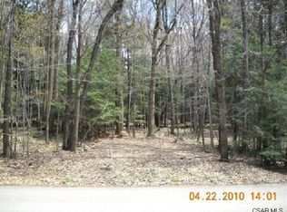 F 109 Peninsula Dr, Central City, PA 15926