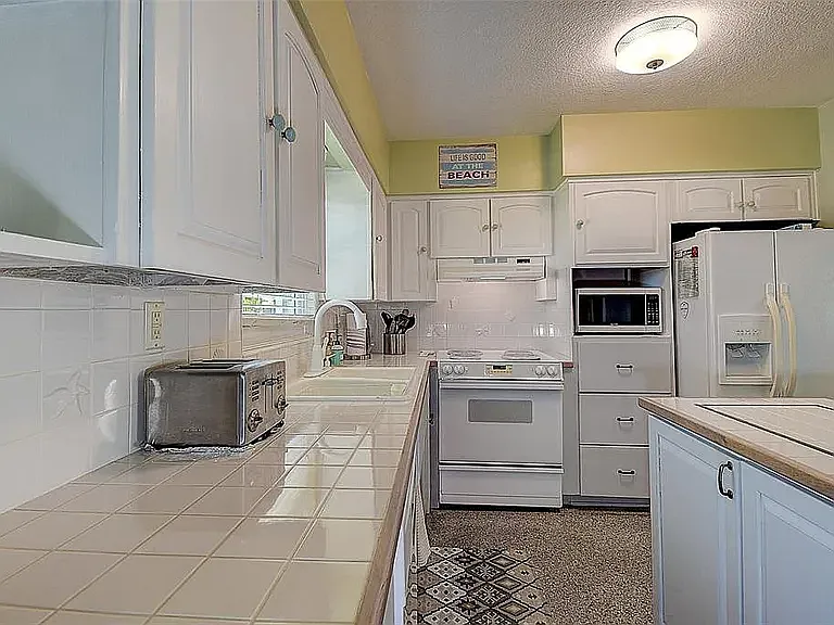 2800 E Vina Del Mar Blvd — Photo 14