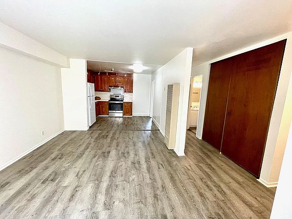 2nd image of 661 Sylvan St APT 2