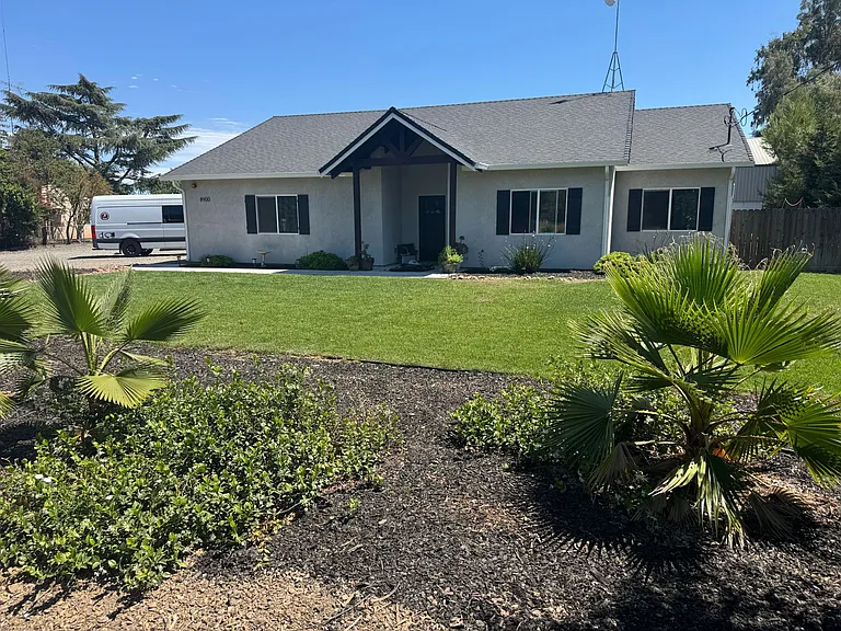 8900 E Live Oak Rd — Photo 1