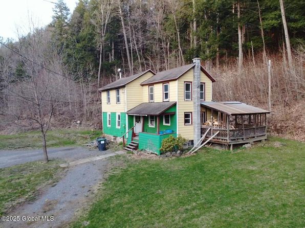 154 Cranes Hollow Rd, Amsterdam, NY 12010