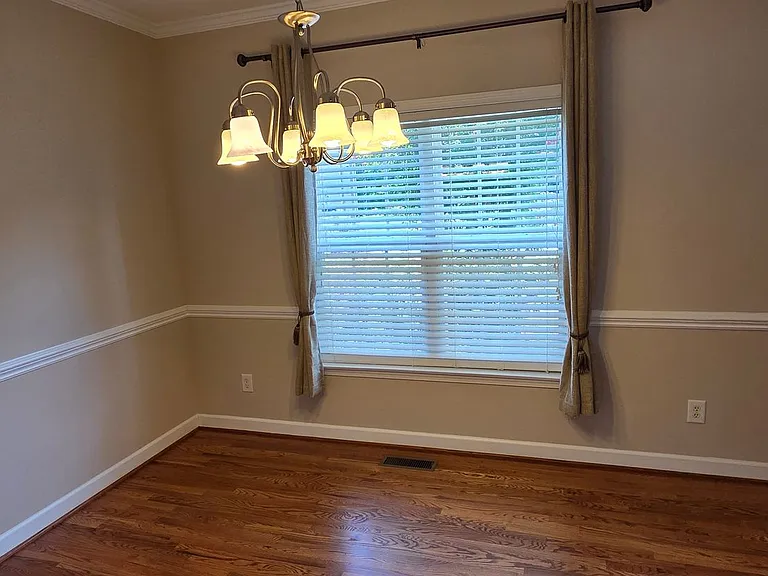 4049 Clinard Ave — Photo 4