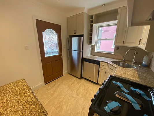 Rented by NY Space Finders Inc. | media 14