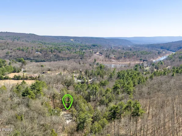 150 Bluestone Blvd, Matamoras, PA 18336