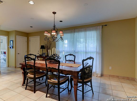 4th image of 11211 Cedar Elm Dr
