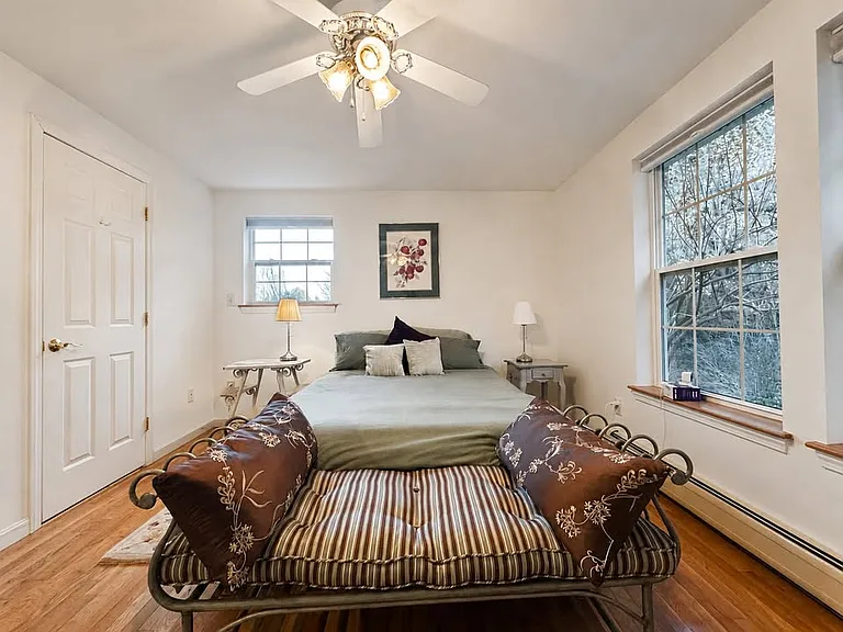 129 Lawrence Rd — Photo 40
