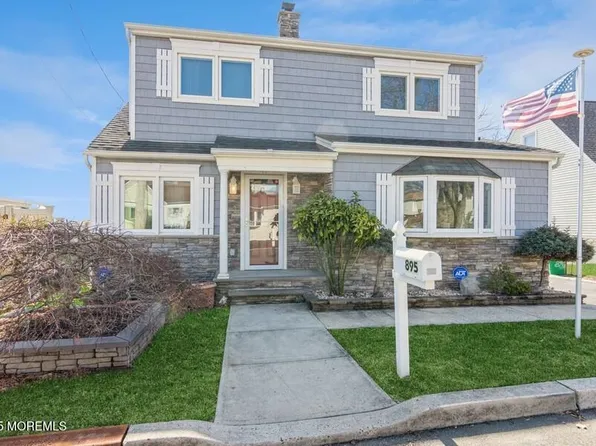 895 Woodmere Drive, Keyport, NJ 07735