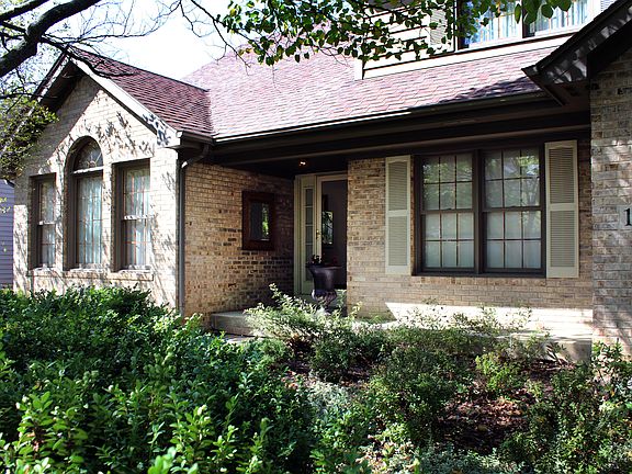 2nd image of 1152 Ancient Oaks Dr