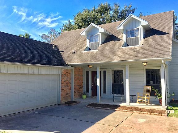 2nd image of 1915 Pepperwood Ln