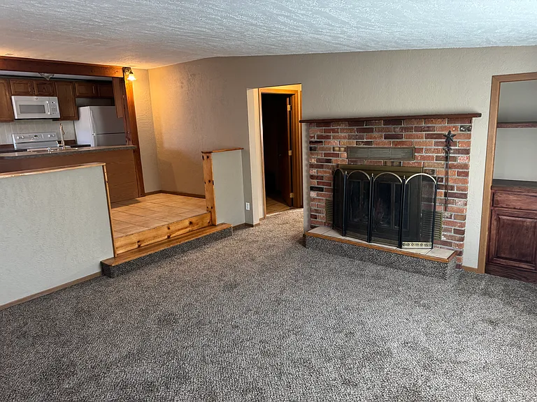 525 H St SE — Photo 17