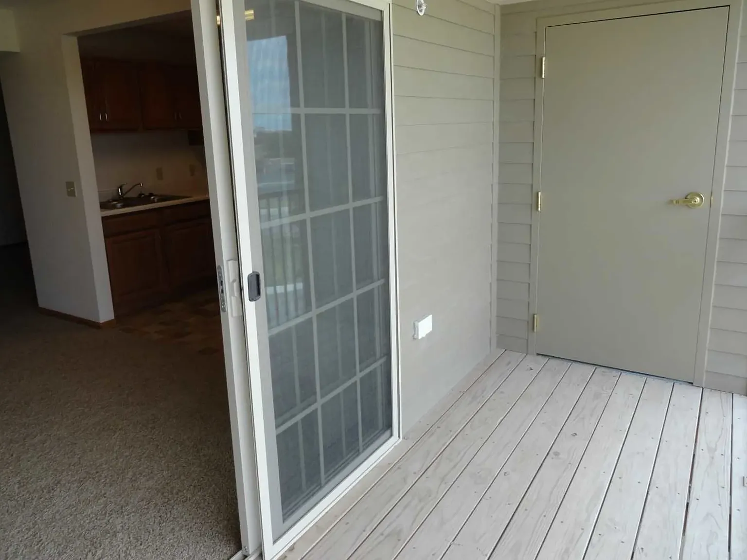 Elkhorn Ridge Apartments — Photo 4