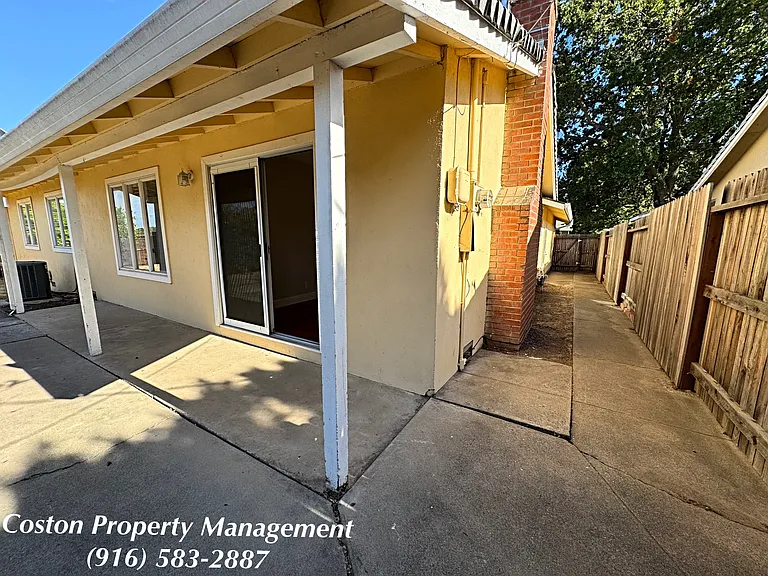 2265 Arliss Way — Photo 12