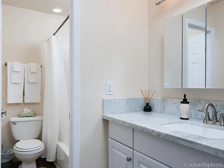 3238 Ashford St — Photo 10