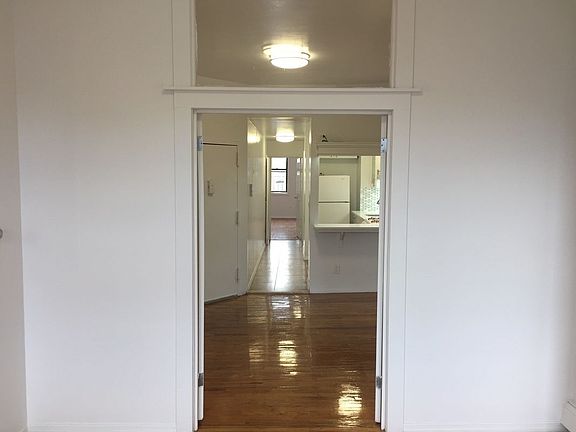 4th image of 221 Franklin St APT 4R