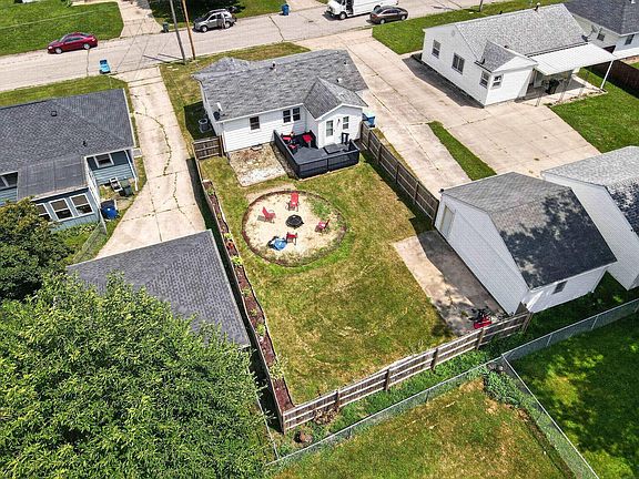 3rd image of 720 Dena St