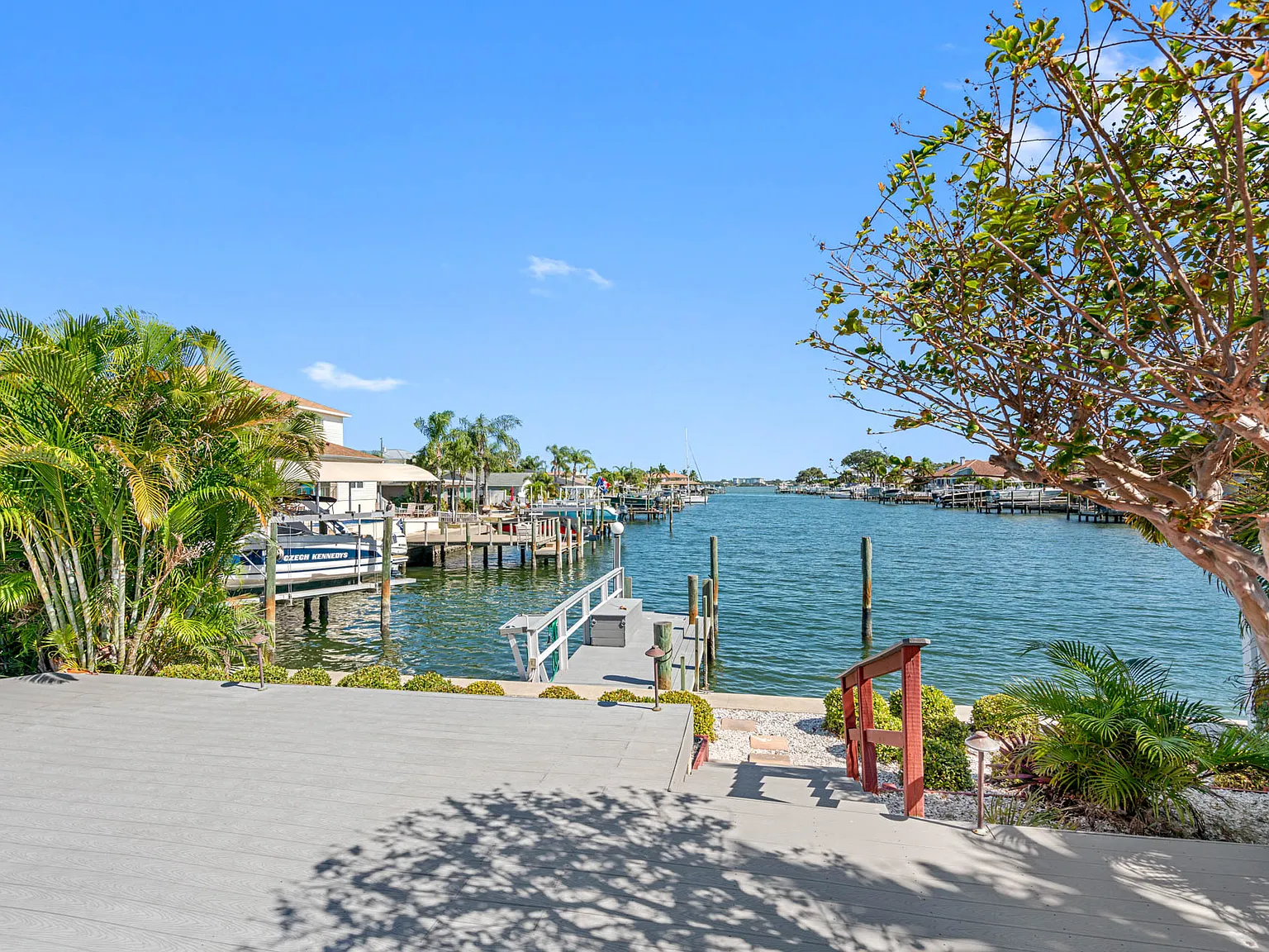 487 Island Way — Photo 3