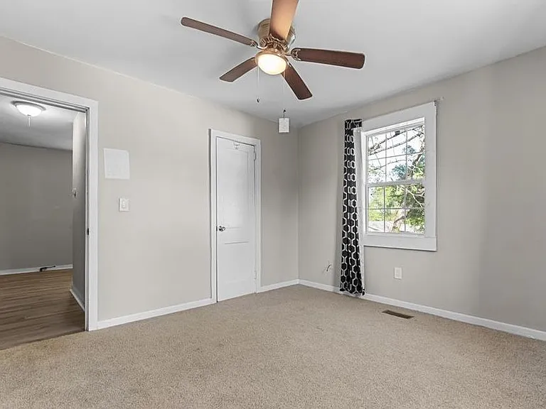 2164 Monroe Ave — Photo 19
